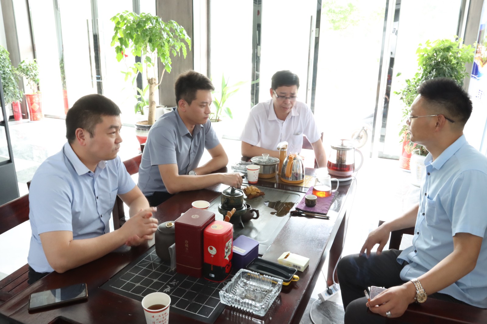 【bat365品质效劳与眷注】董事长带队亲临一线，，，，端午节巡检湖北片区