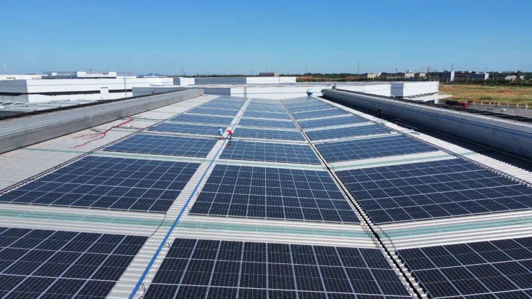 扩容金融效劳模式，，，，助推企业绿电转型，，，，bat365绿能承建优钢科技光伏屋顶项目并网